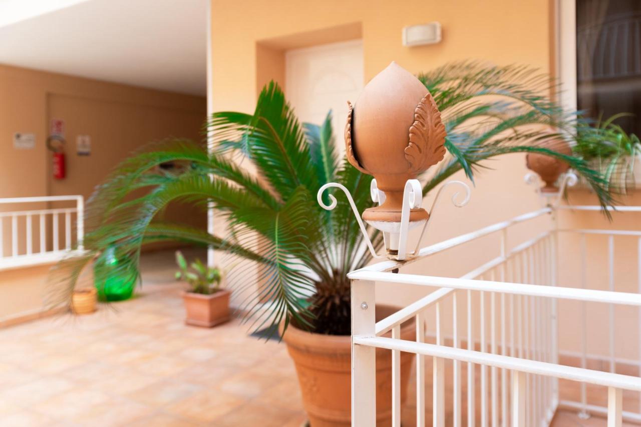 Palazzo Leo Suite And Apartment Lecce Luaran gambar