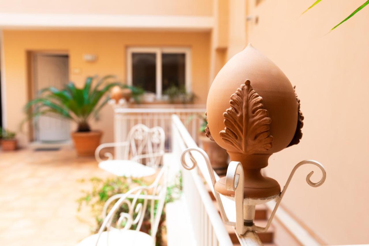 Palazzo Leo Suite And Apartment Lecce Luaran gambar