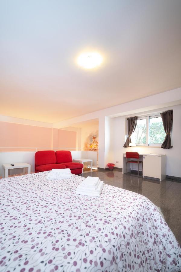 Palazzo Leo Suite And Apartment Lecce Luaran gambar