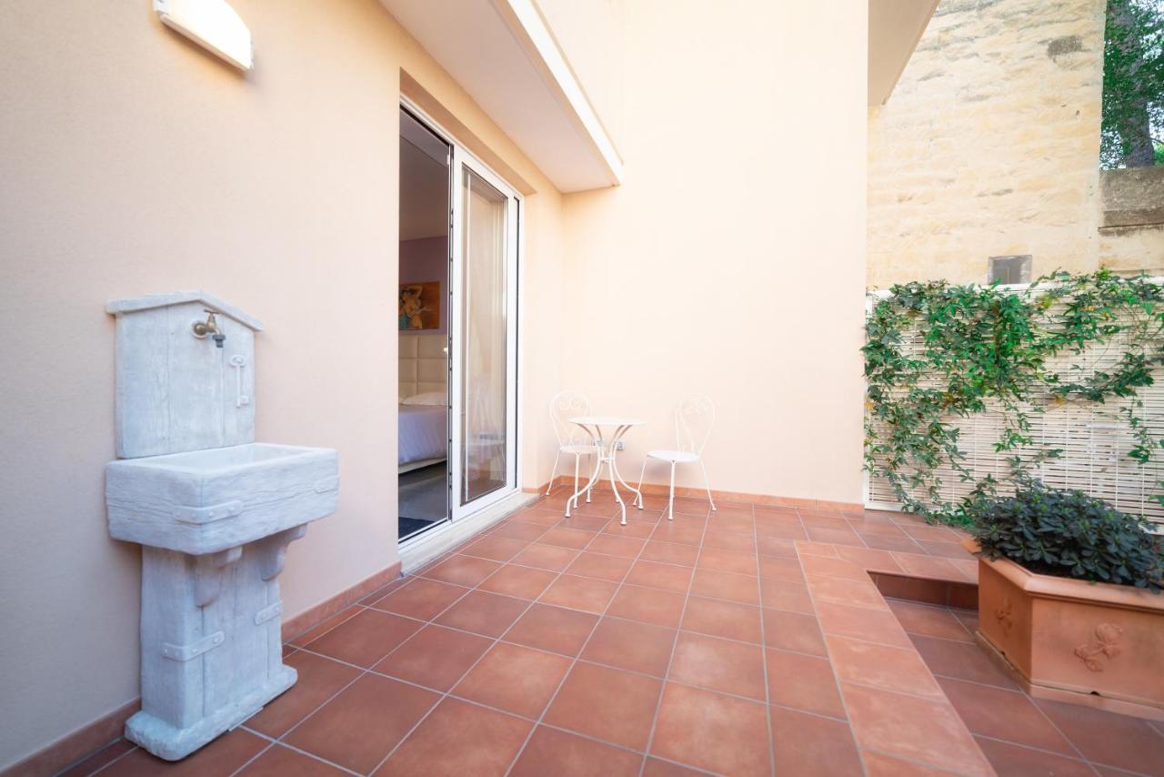 Palazzo Leo Suite And Apartment Lecce Luaran gambar